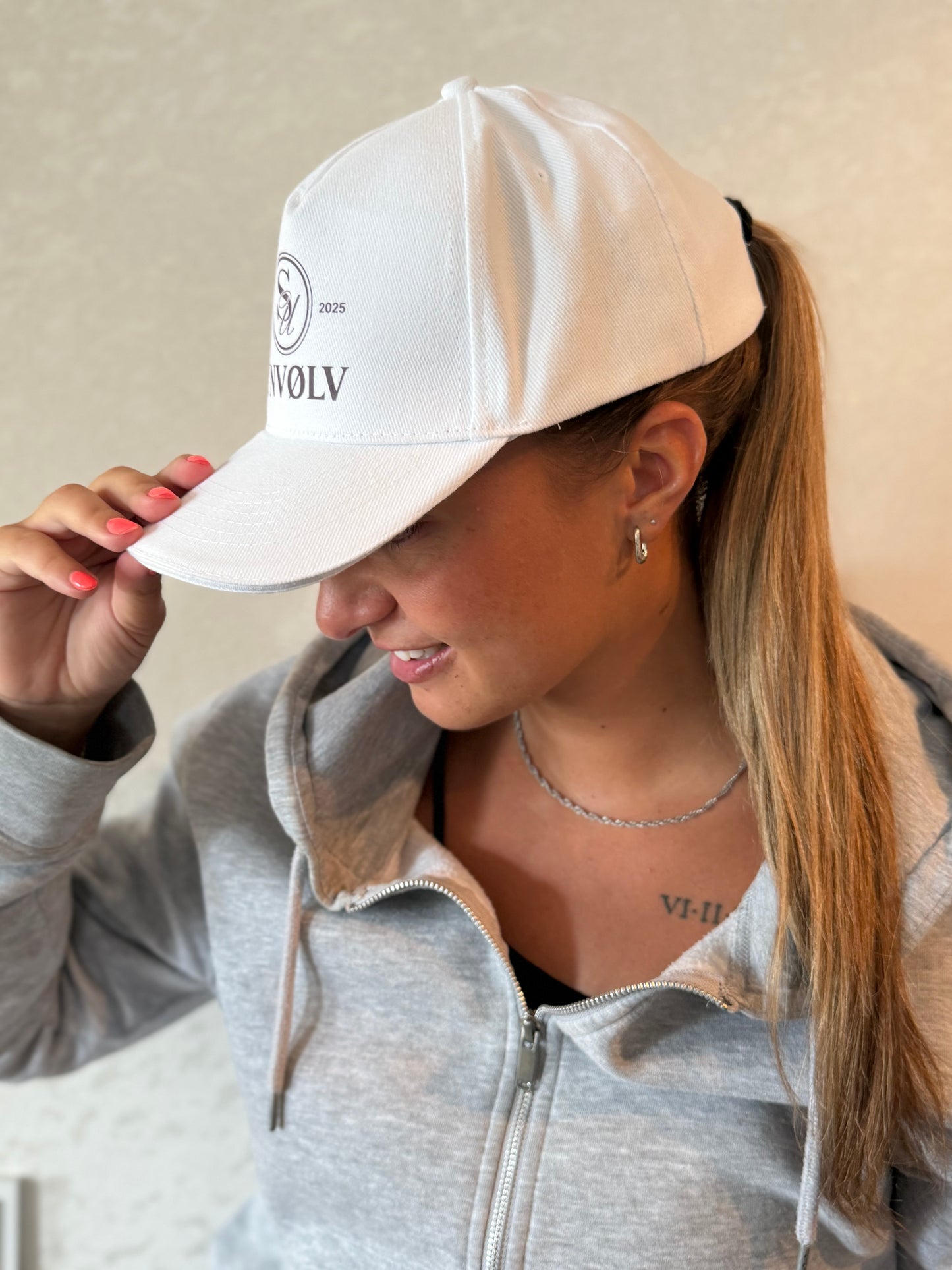 UNVØLV Signature Cap White