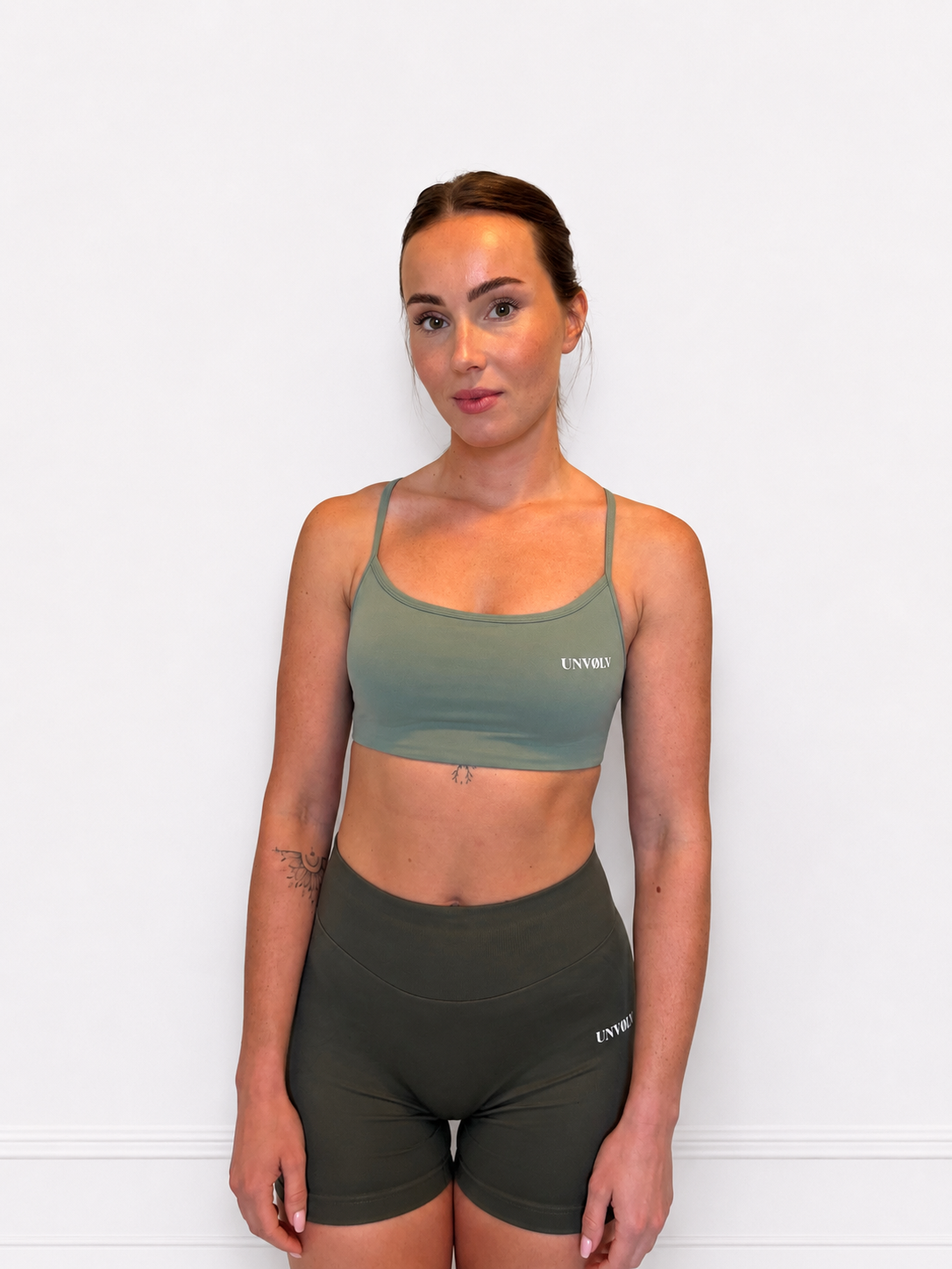 UNVØLV Sport BH – NOIR OLIVE