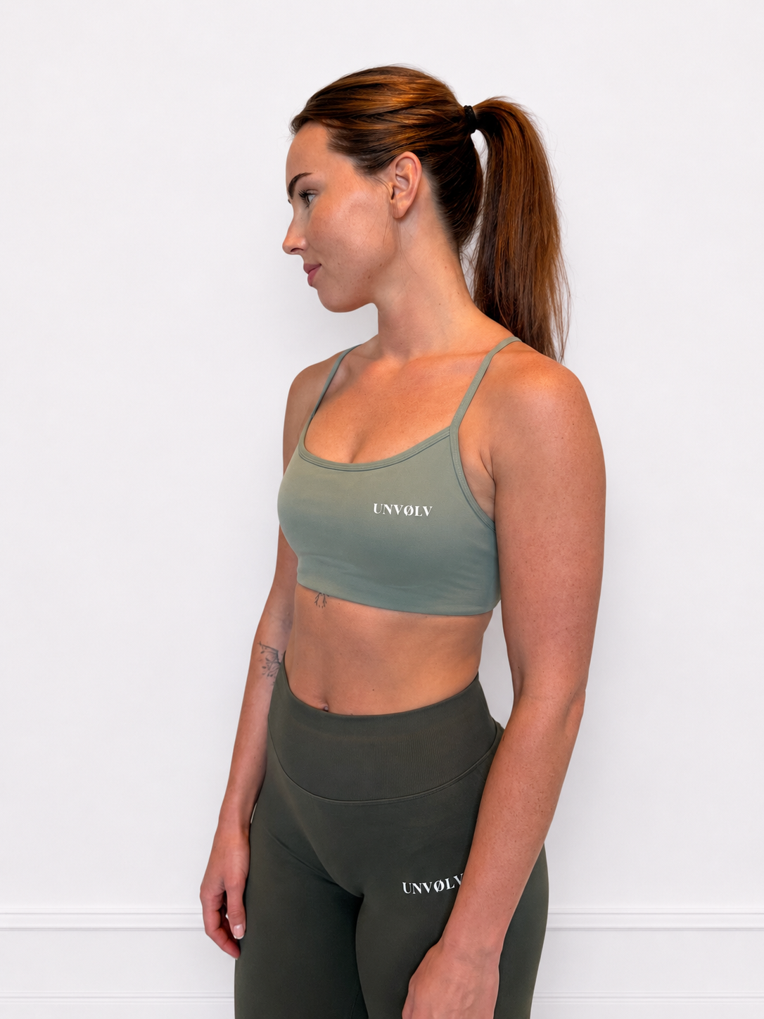 UNVØLV Short Scrunch – VELA OLIVE
