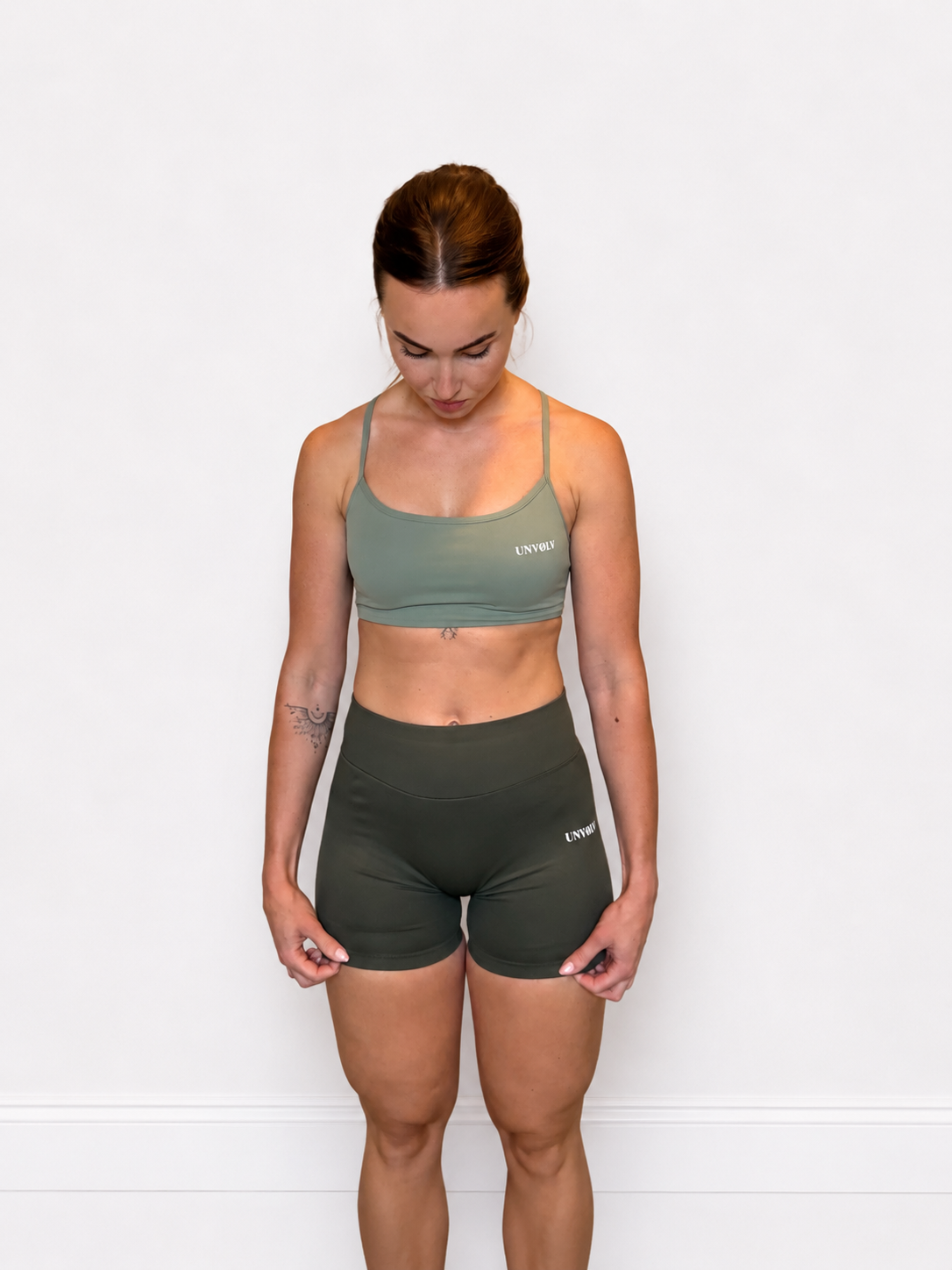 UNVØLV Sport BH – NOIR OLIVE