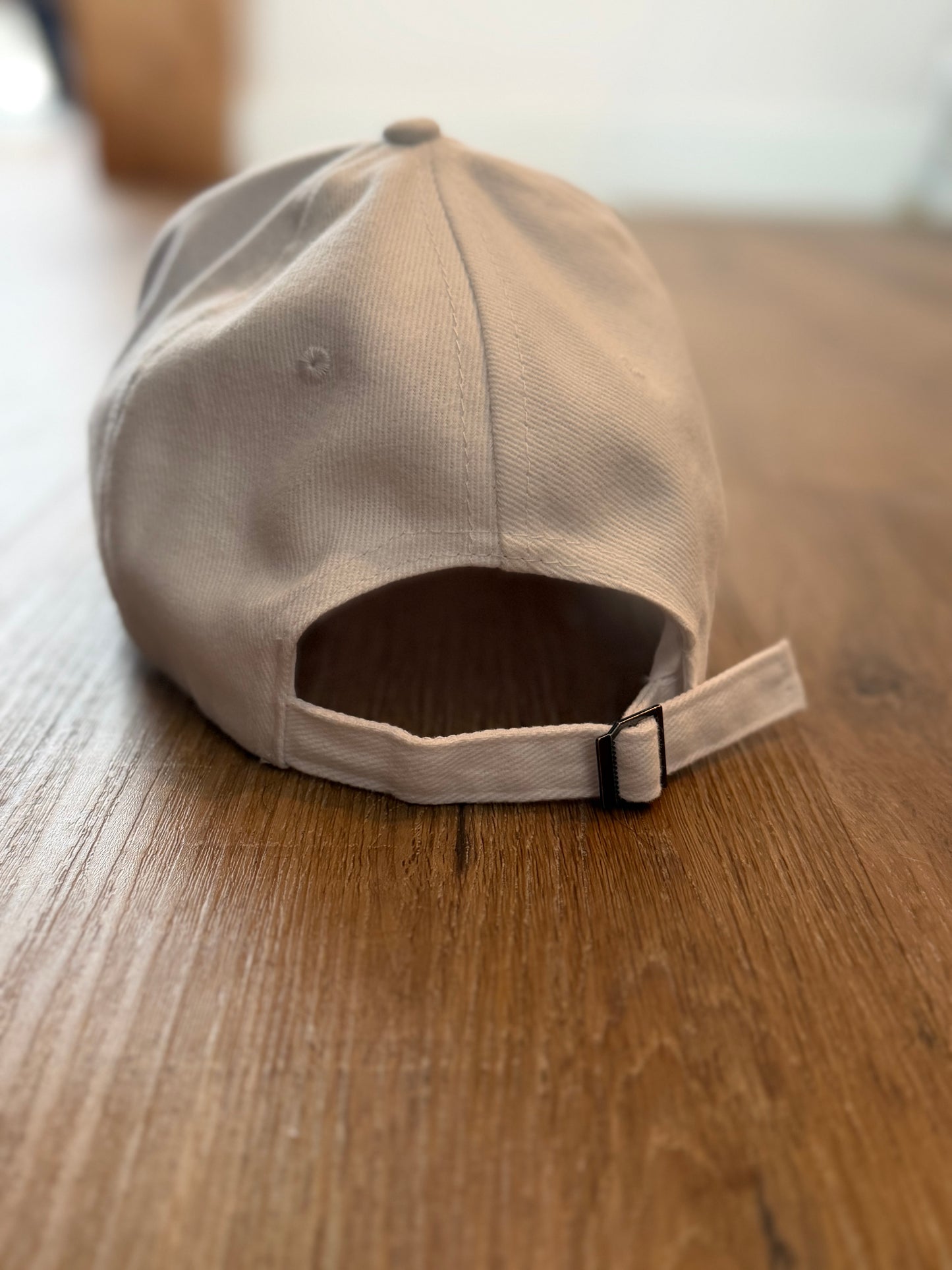 UNVØLV Signature Cap White