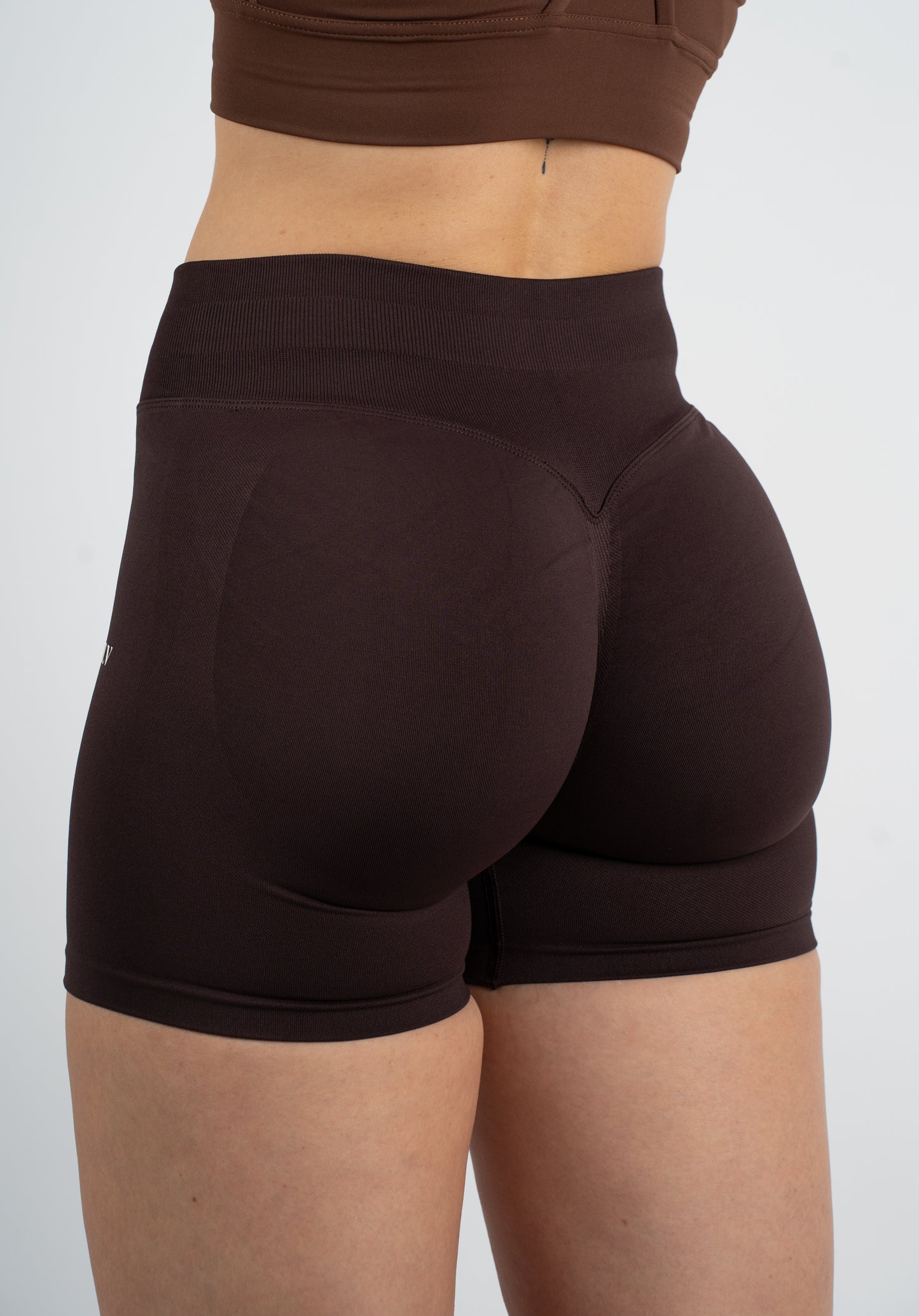 UNVØLV Sport Short Scrunch – VELA
