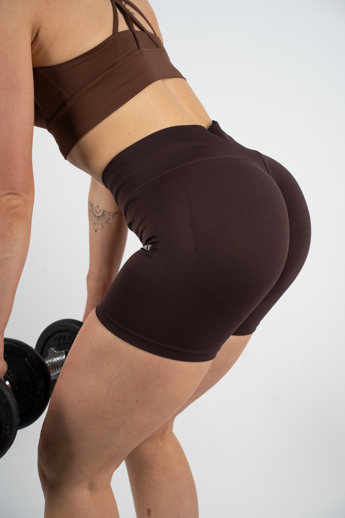UNVØLV Sport Short Scrunch – VELA