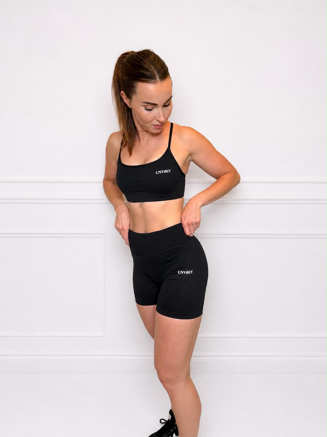 VELA SHORT | BLACK