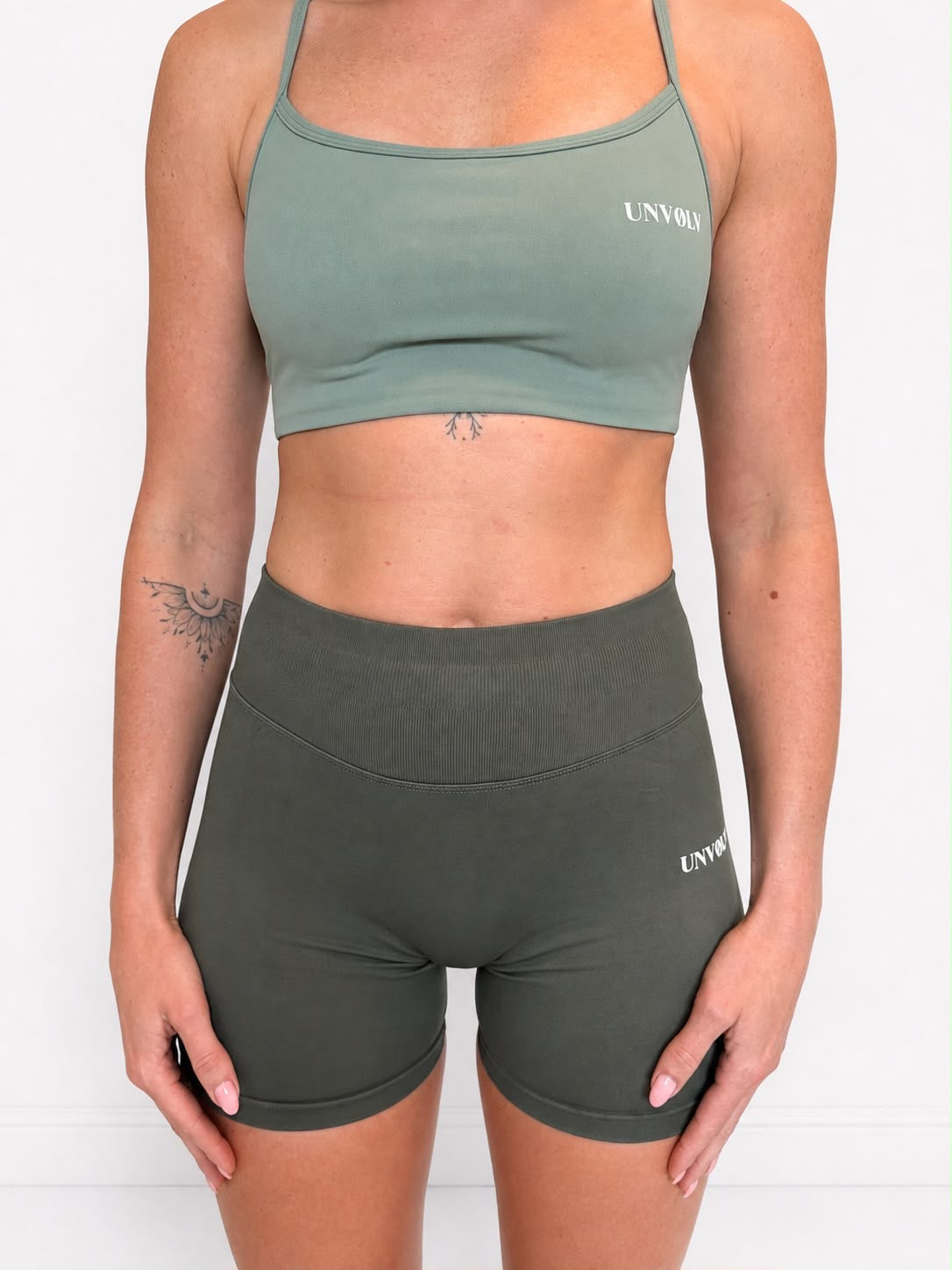 VELA SHORT | OLIVE